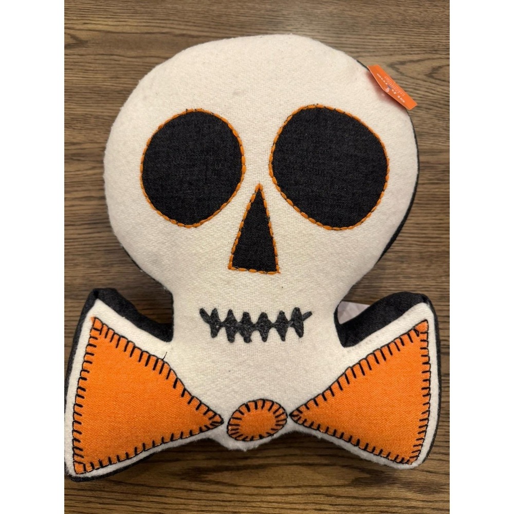 Skull Shaped Halloween Throw Pillow Vintage Look 15x12 Wool/Cotton NEW